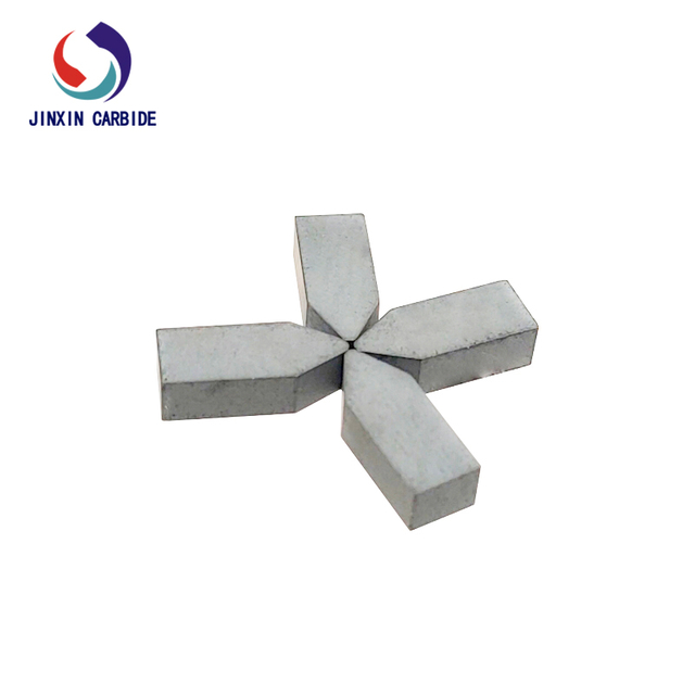 Inserções soldadas de carboneto de tungstênio YG6 C110 para corte de metal