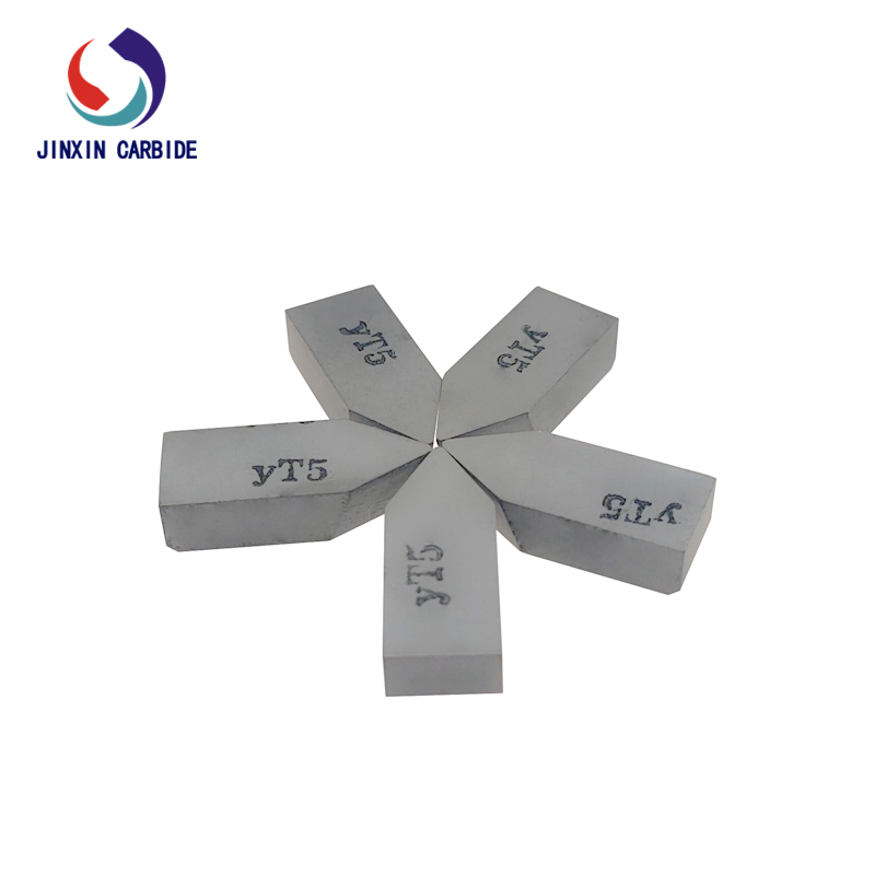 Inserções soldadas de carboneto de tungstênio YT5 C120 para ferramentas de torneamento de torno