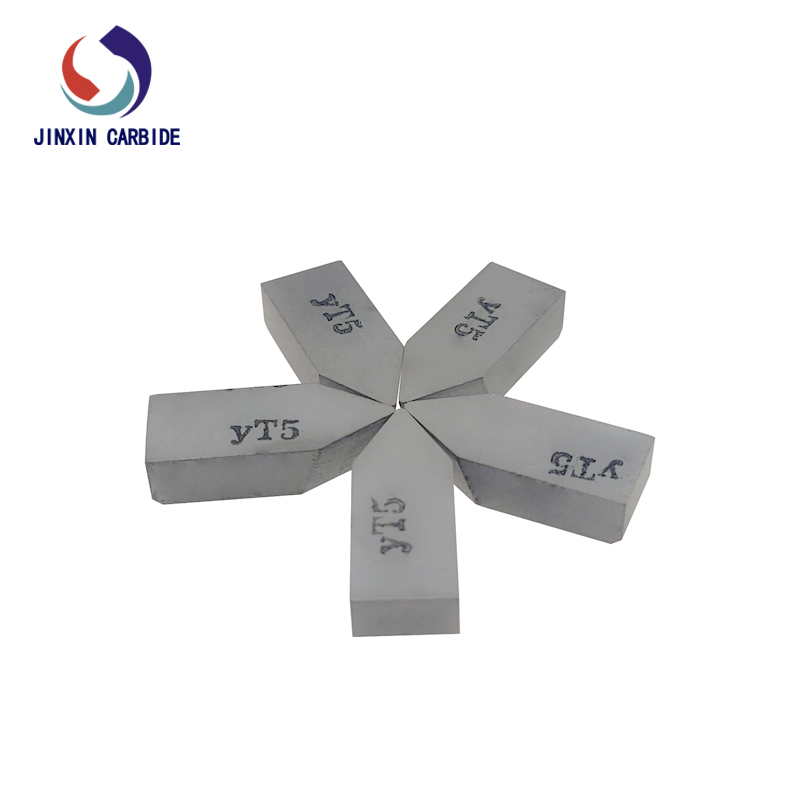 Inserções soldadas de carboneto de tungstênio YT5 C120 para ferramentas de torneamento de torno